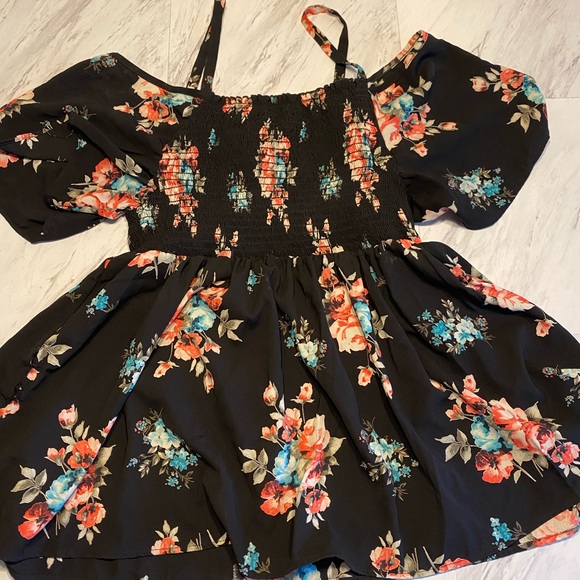 torrid Tops - Torrid black floral top